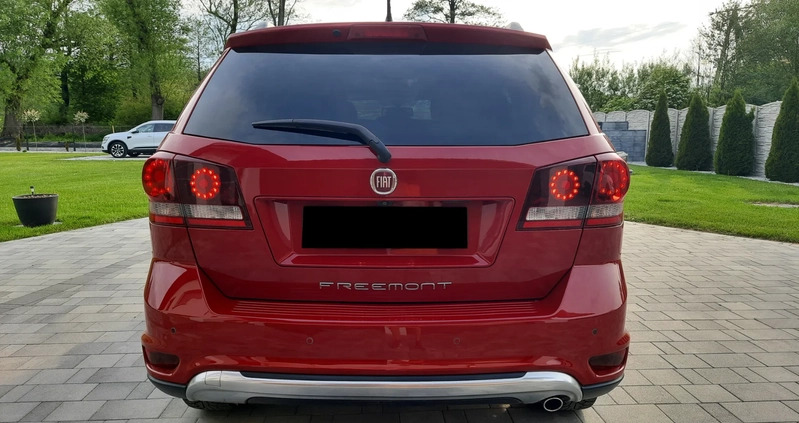 Fiat Freemont cena 44900 przebieg: 230000, rok produkcji 2014 z Legionowo małe 596